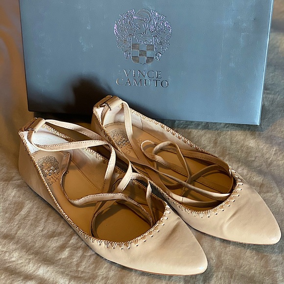 Vince Camuto Flats - Picture 1 of 4